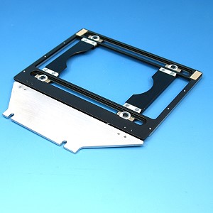 Universal mounting frame for Petri dishes and slides